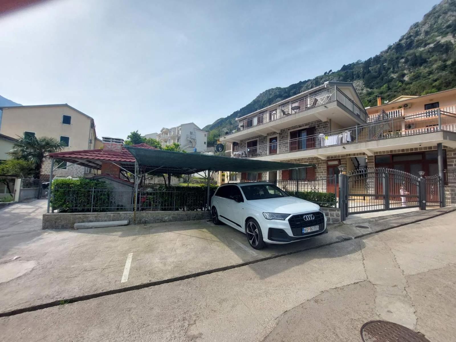 Sunset Kotor Apartment Muo Exterior photo